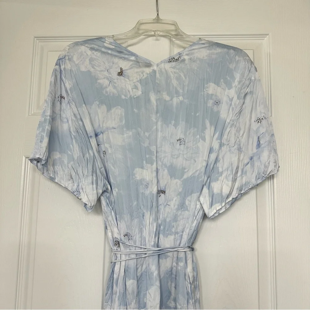 VINCE Painted Magnolia V-Neck Dress - Picture 9 of 11